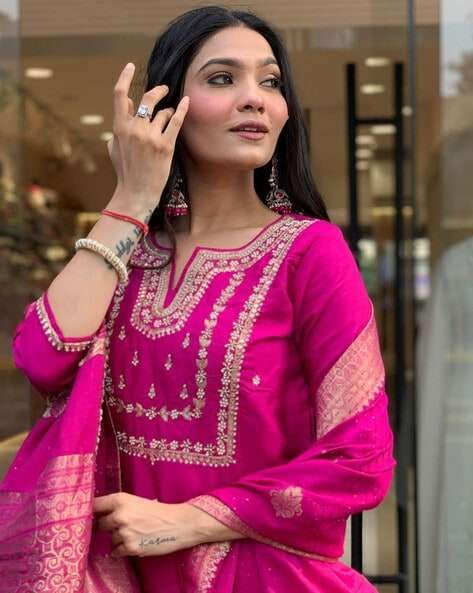 Women's Viscose Silk Heavy Embroidered Straight Kurta With Trouser & Banarasi Jacquard Dupatta Set - Image 6